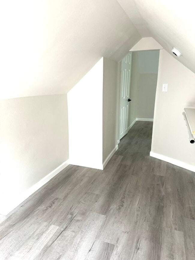 Building Photo - Completely Updated 3 Bedroom Home!