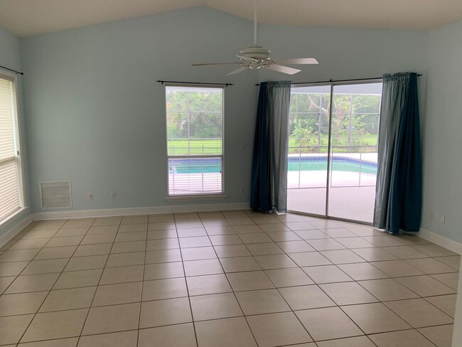 Building Photo - 5 Bedroom/3.5 Bathroom Pool Home On Cul-De-Sac Minutes from Downtown Windermere!!!