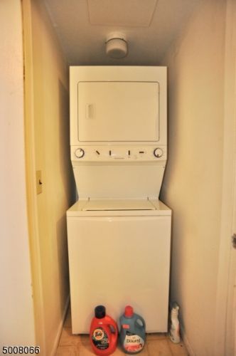 Building Photo - 3320 Richmond Ct