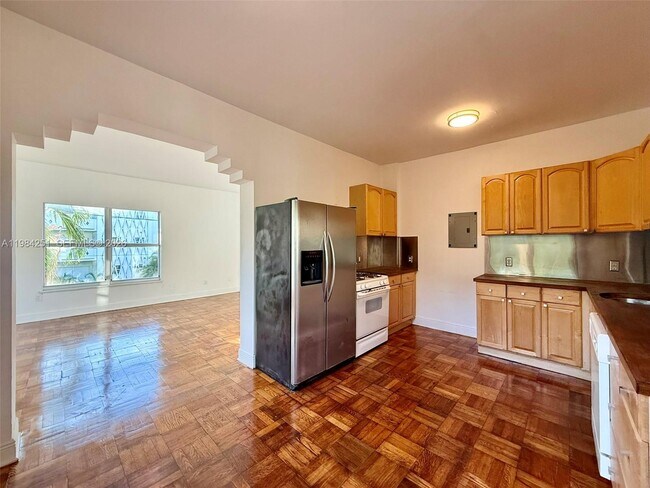 Building Photo - 4035 Meridian Ave