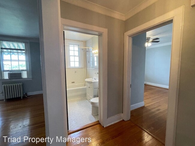 Building Photo - 2 br, 1 bath House - 1013 North Elm St. #C7