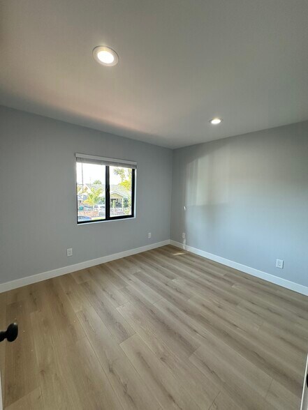 Building Photo - 826 Rose Ave