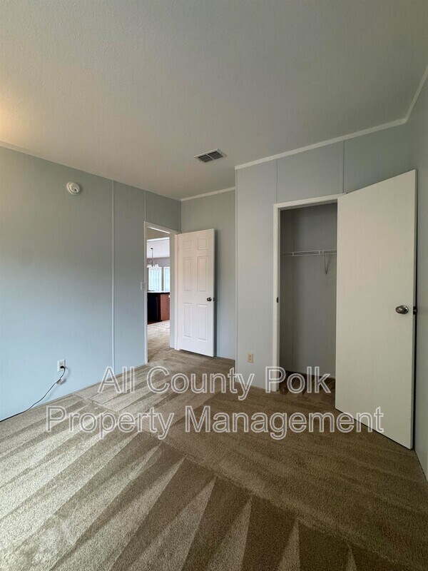 Building Photo - 913 Saddlewood Blvd