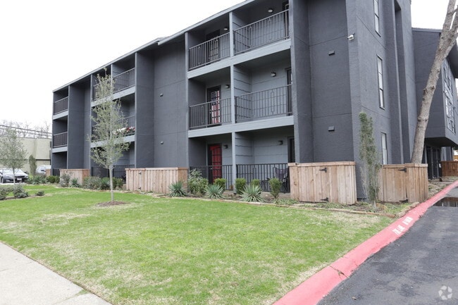 Building Photo - 2722 Throckmorton