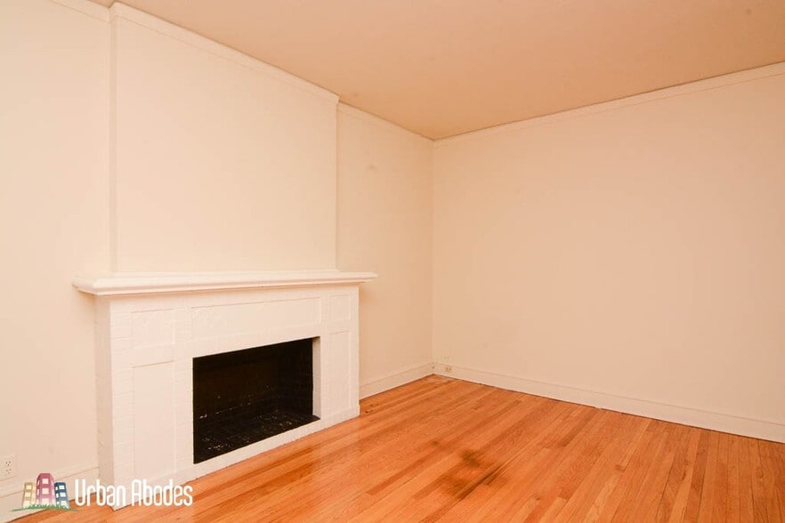 Building Photo - 1312 Oak Ave