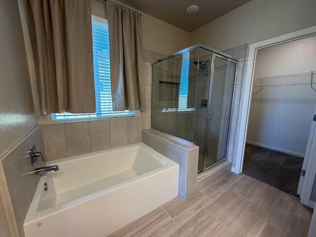 Building Photo - 660 Atlantica Dr S