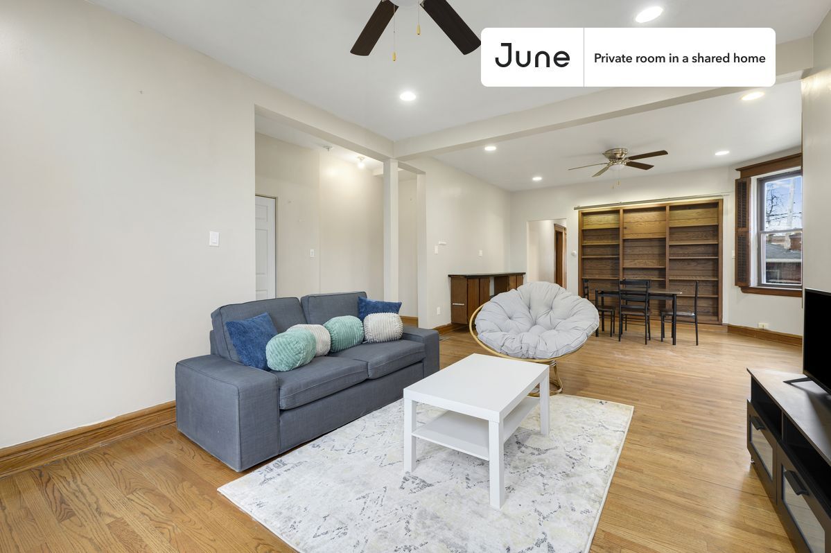 Building Photo - Room in Shared 2 bed/2 bath home