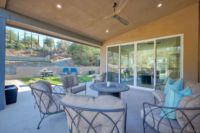 Building Photo - 642 Ranchito Dr