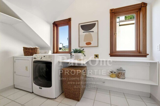 Building Photo - Short term, furnished possible for this magnificent home.