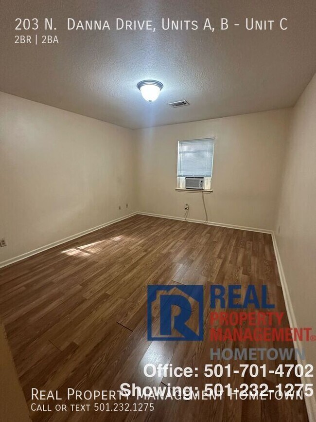 Building Photo - 203 N Danna Dr