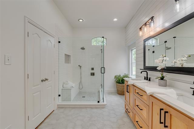 Building Photo - 4411 Voyager Dr