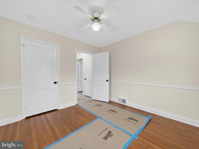 Building Photo - 10506 Lorain Ave