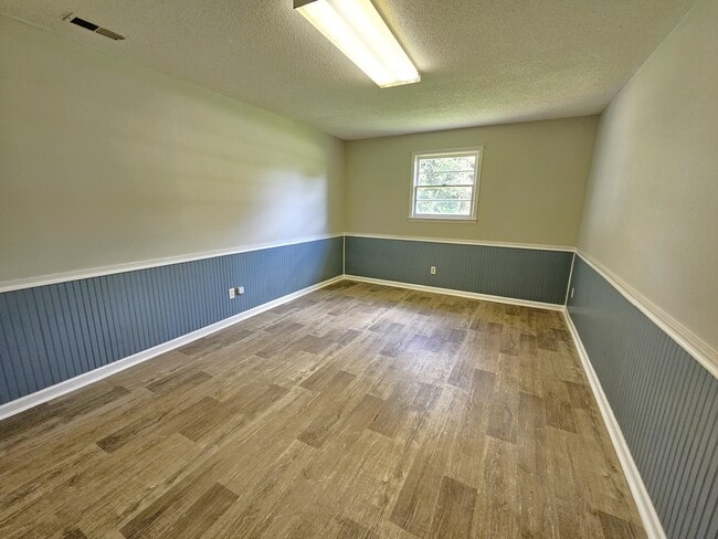 Building Photo - 1198 Holly Springs Rd