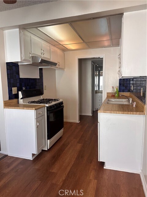 Building Photo - 1350 W Lambert Rd