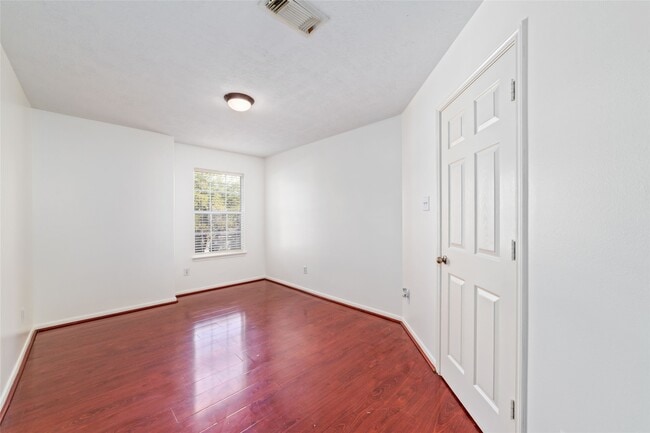 Building Photo - 3618 Windmill Village Dr