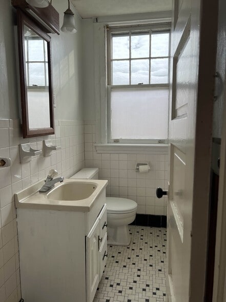 Bathroom - 25 Cuyler Ave