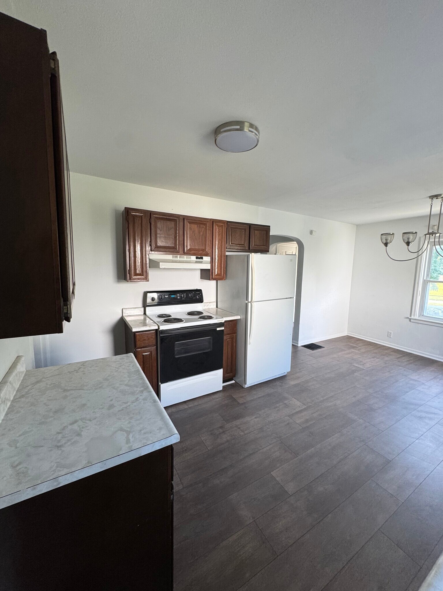 Building Photo - 4209 Oakridge Dr