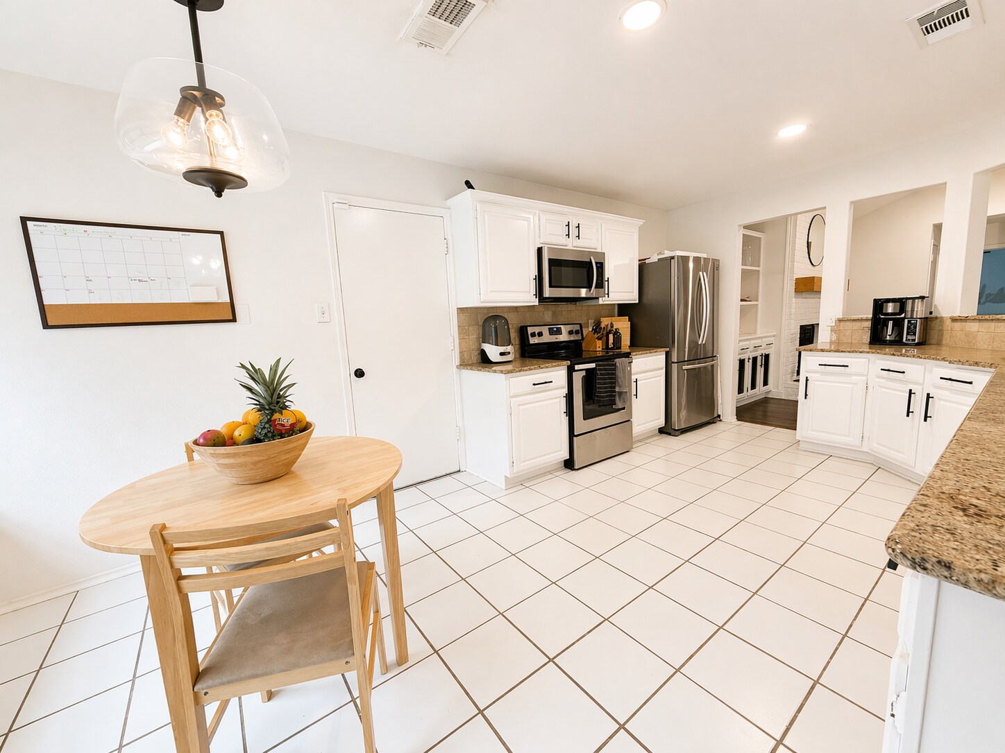 Building Photo - 3840 Horizon Dr