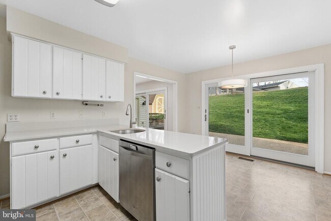 Building Photo - 2302 Tanglevale Dr