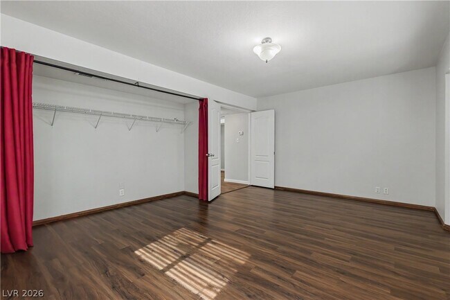 Building Photo - 6908 Kinkenon Dr