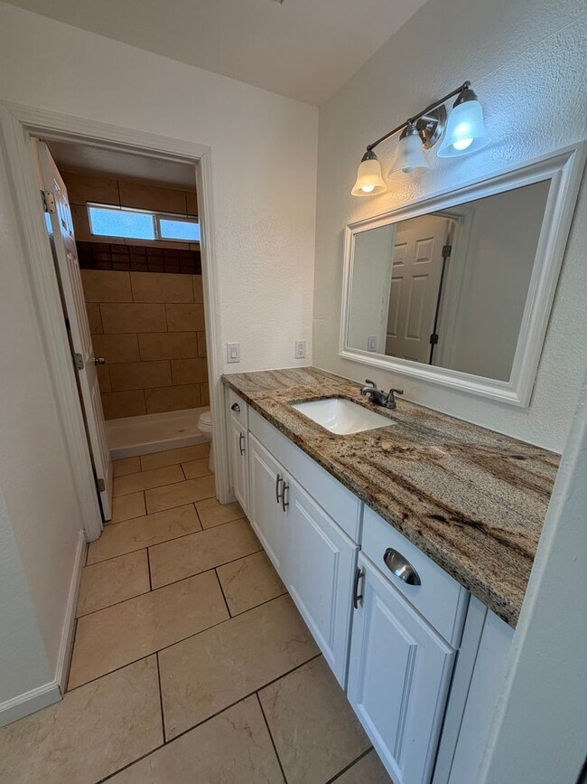 Building Photo - 8492 Hermitage Way