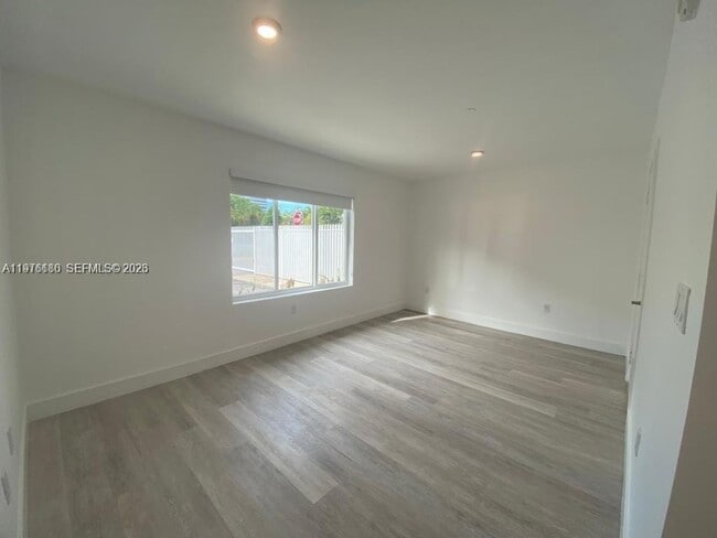 Building Photo - 2561 NE 193rd St