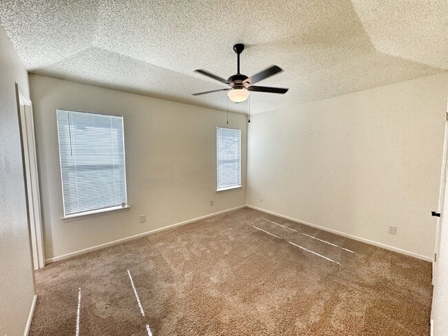 Building Photo - Charming 3-Bedroom 2- Bath home in New Bra...