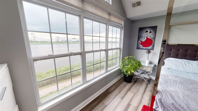 Building Photo - 22 Mallard Pl