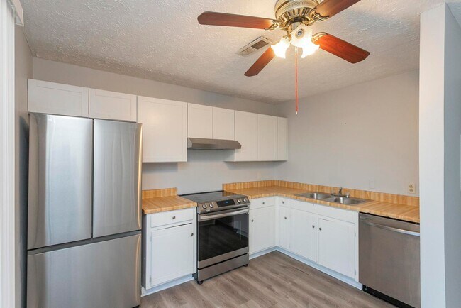Building Photo - 3309 Falls Creek Dr