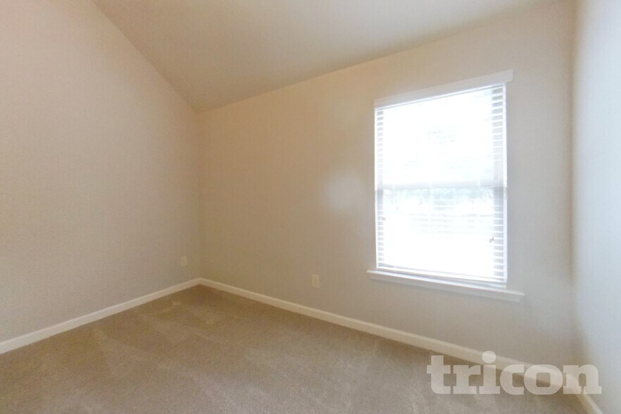 Building Photo - 191 Scenic Hills Dr