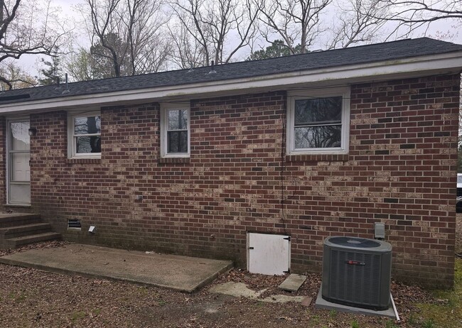Building Photo - 2 bedroom duplex in Prince George