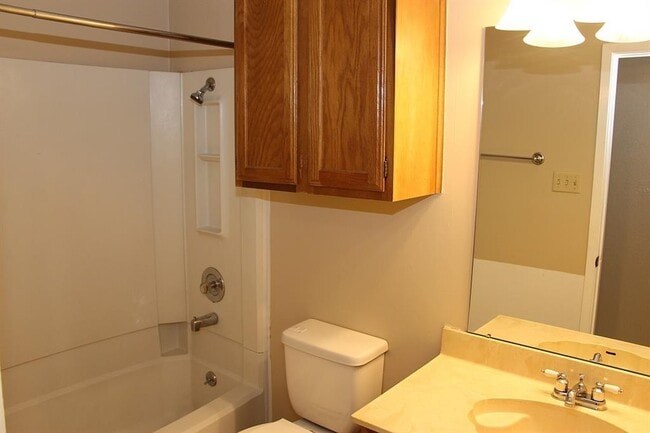 Building Photo - 13355 Water Oak Ln