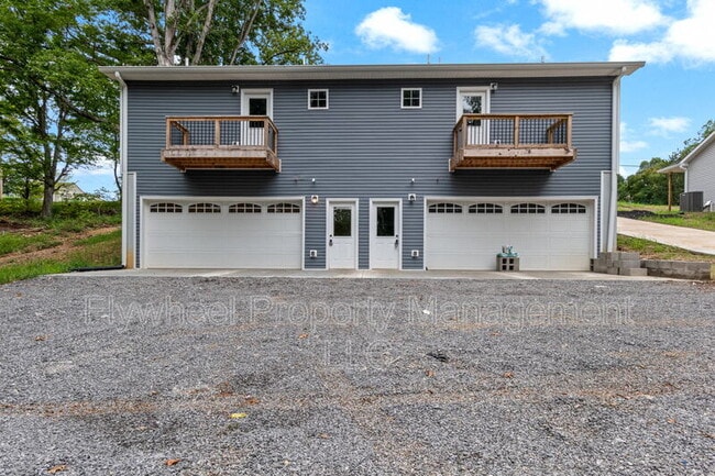 Building Photo - 2645a Bell St