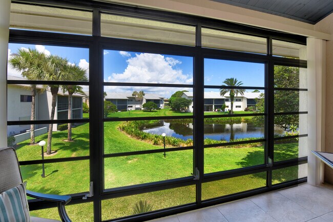 Building Photo - 3071 SE Aster Ln