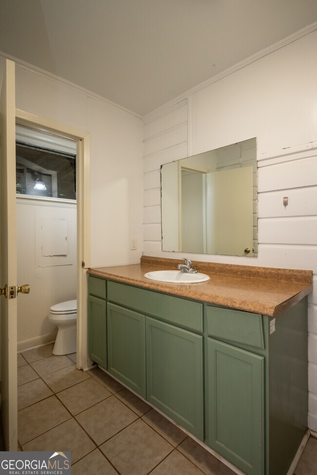 Building Photo - 175 Habersham Way