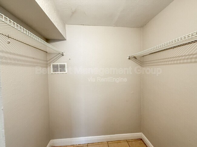 Building Photo - 1400 Eudora Rd