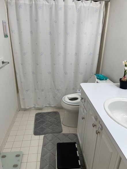 Building Photo - 1154 Bluebird Dr