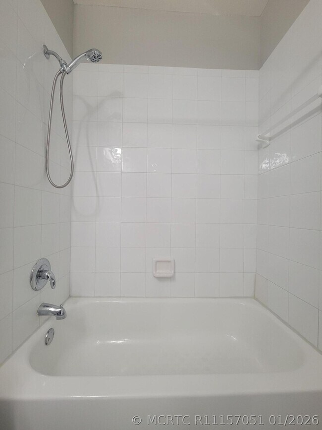 Building Photo - 750 Millbrae Ct