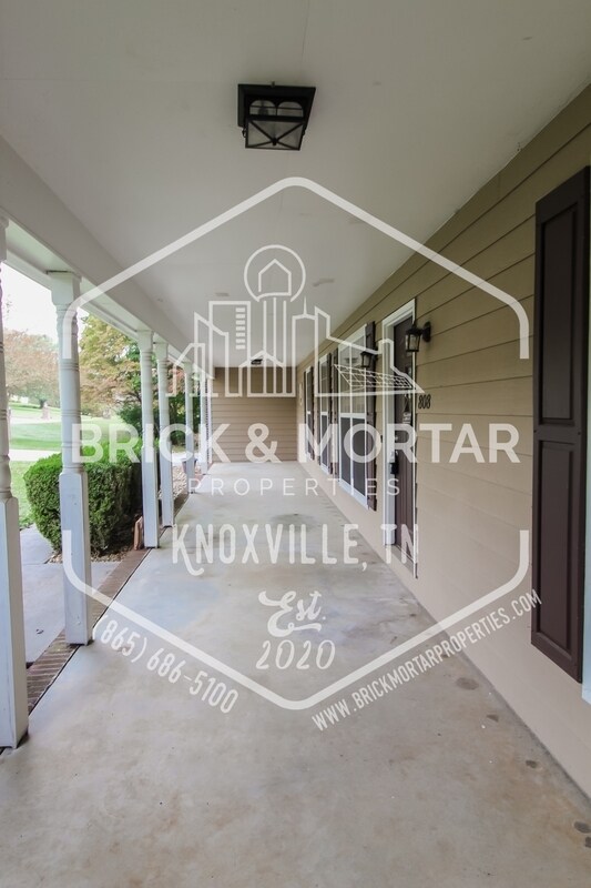 Building Photo - 808 Pioneer Dr