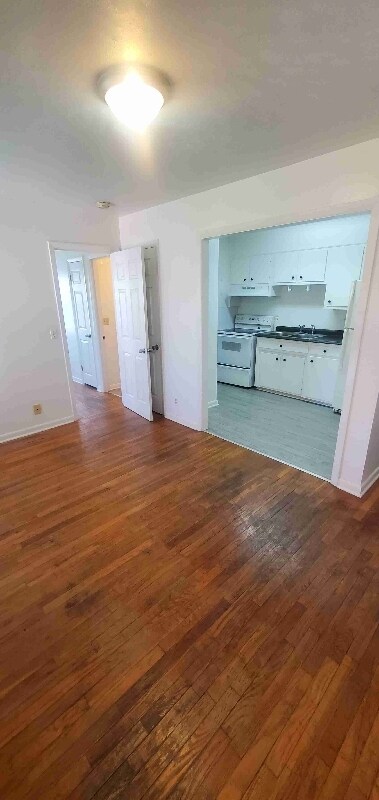 Building Photo - 202 E Washington St