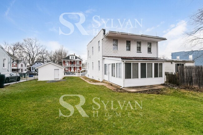 Building Photo - Charming 3BR 2 BA Ready for Move In