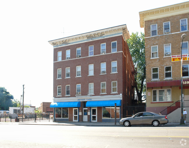 Building Photo - 1585-1589 Park St