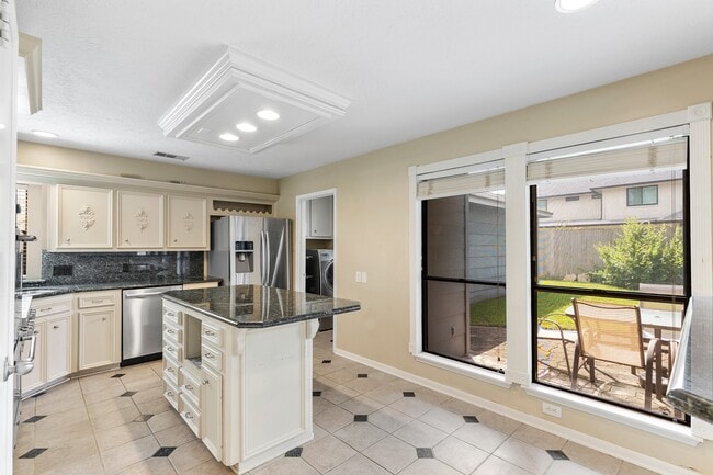 Building Photo - 15107 Easton Park Dr