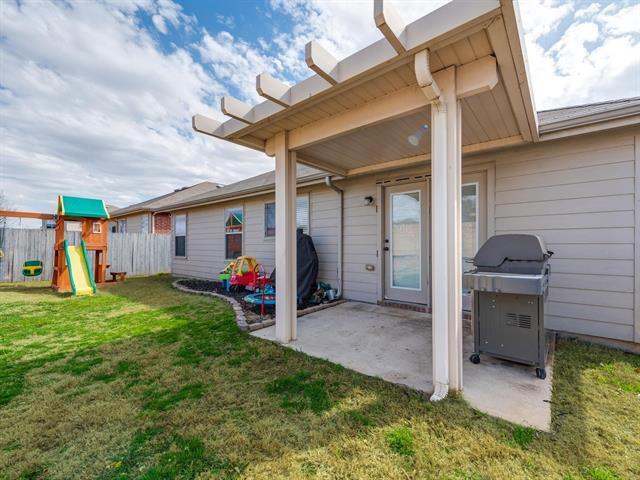 Building Photo - 4816 Blue Top Dr