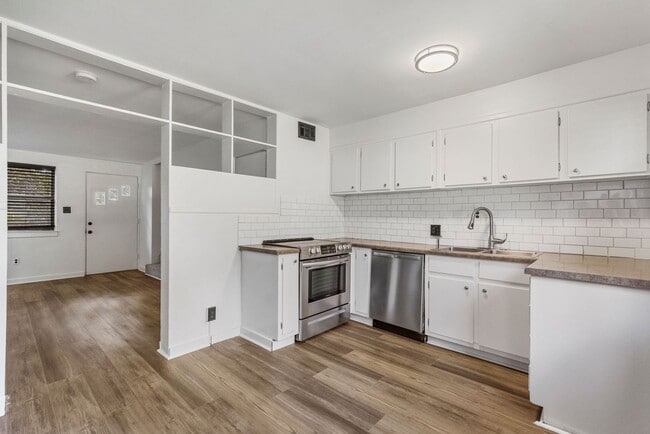 Building Photo - 64 Faris Cir