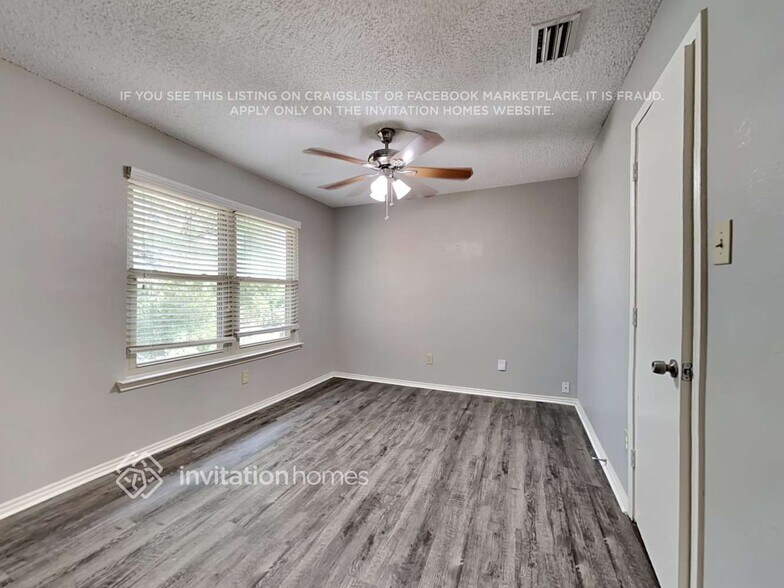 Building Photo - 129 Callender Dr