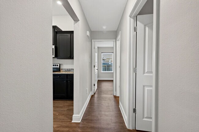 Building Photo - 15028 Emersyn Ln