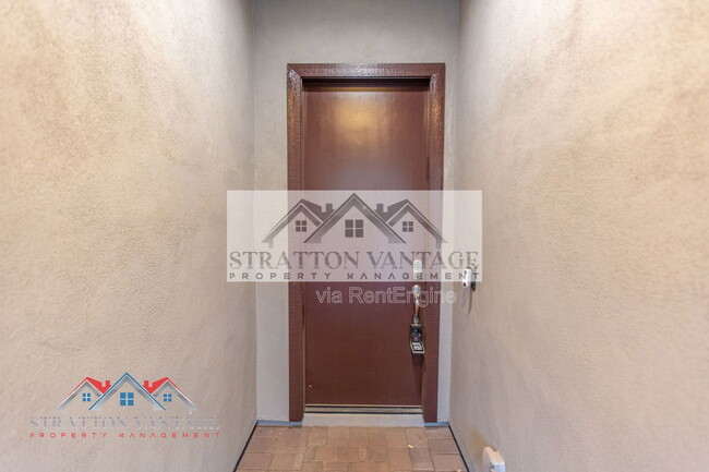 Building Photo - 1953 W Kinfield Trail