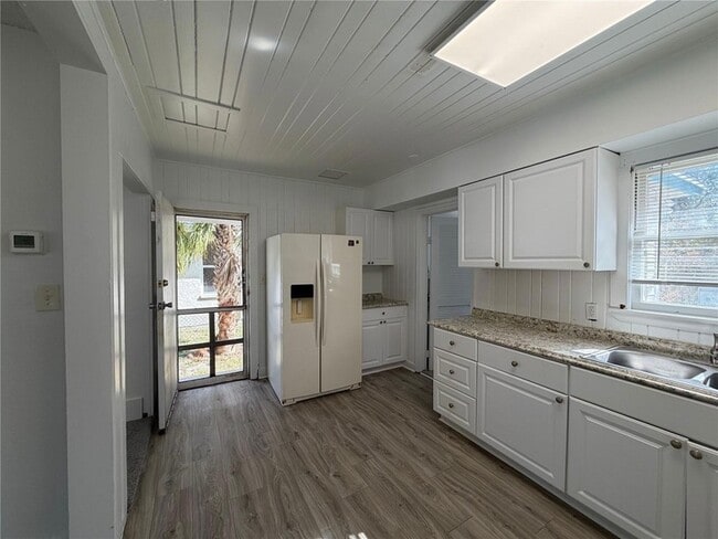 Building Photo - 1762 32nd St