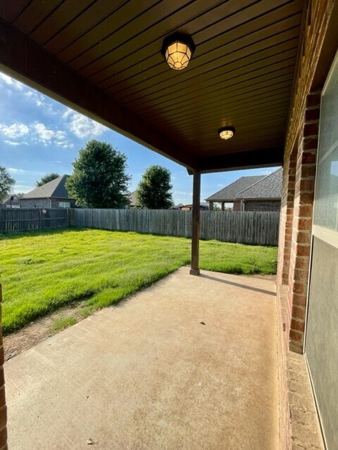 Building Photo - 1053 Tarah Knolls Cir